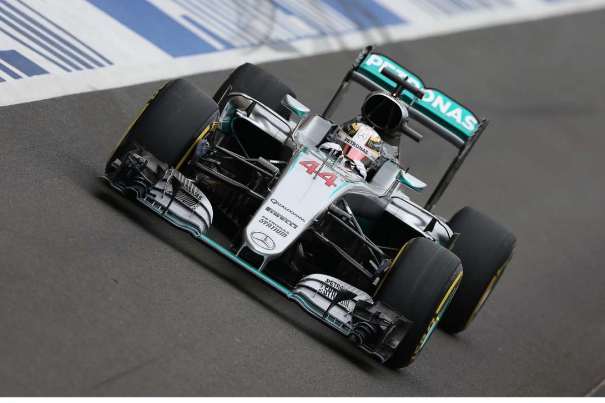 Hamilton claims pole position for British Grand Prix